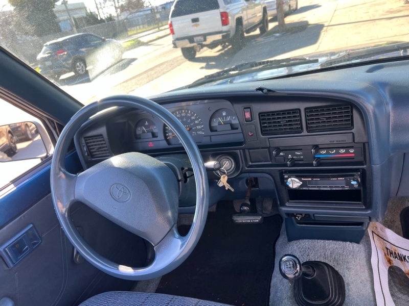 1993 Toyota Pickup's photo