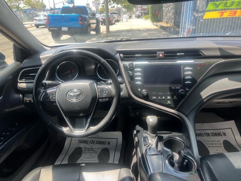 2019 Toyota Camry 2.5 Auto SE's photo