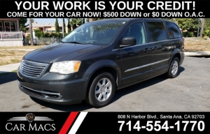 2011 Chrysler Town and Country Photo