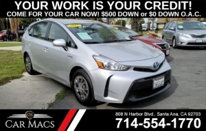 2017 Toyota Prius v Photo