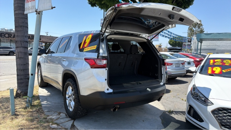 2019 Chevrolet Traverse LS - Photo 8