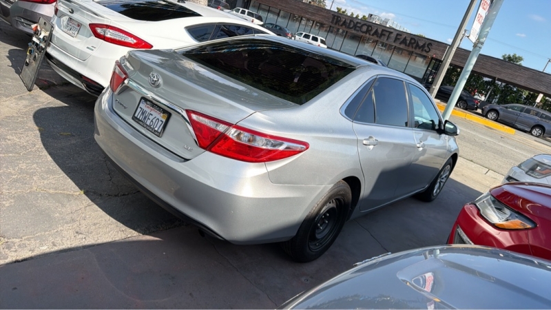 2016 Toyota Camry 2.5 Auto LE's photo