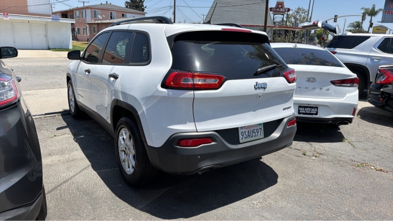 2017 Jeep Cherokee Sport's photo