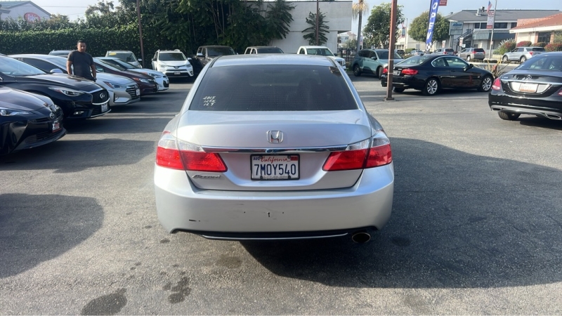 2015 Honda Accord LX's photo