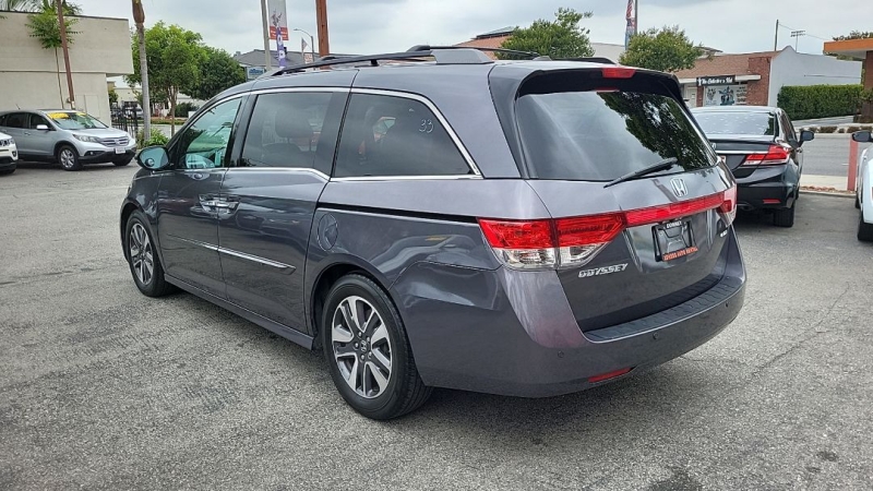 2016 Honda Odyssey Touring Elite's photo