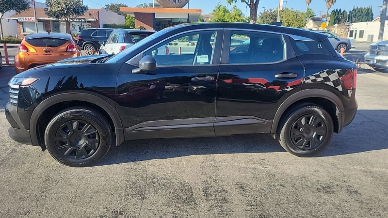 2025 Nissan Kicks