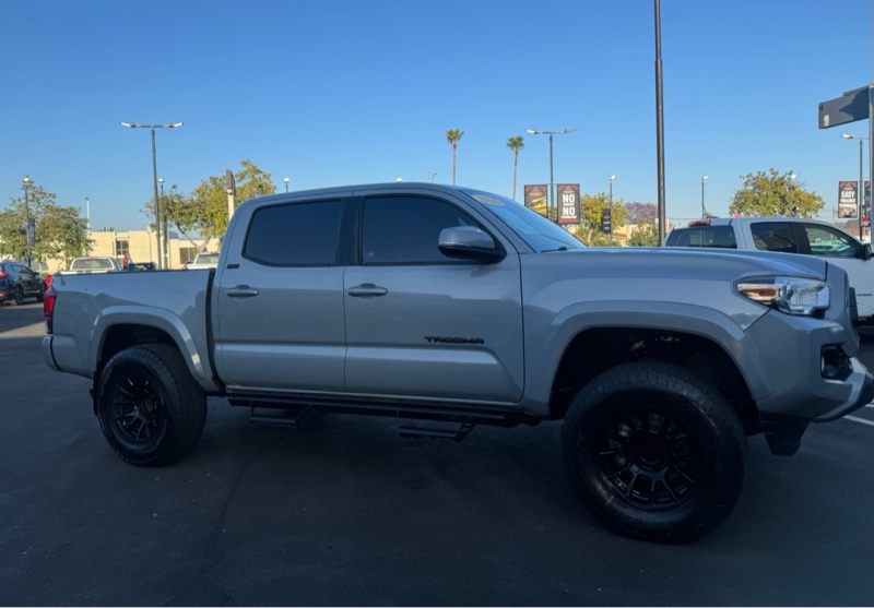 picture of 2020 Toyota Tacoma