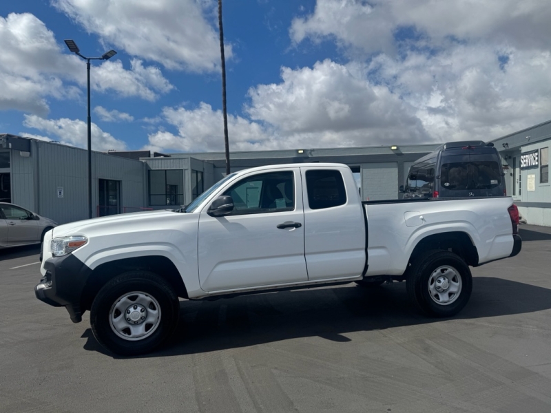picture of 2020 Toyota Tacoma