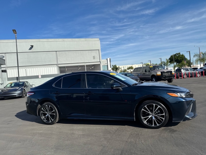2020 Toyota Camry Photo