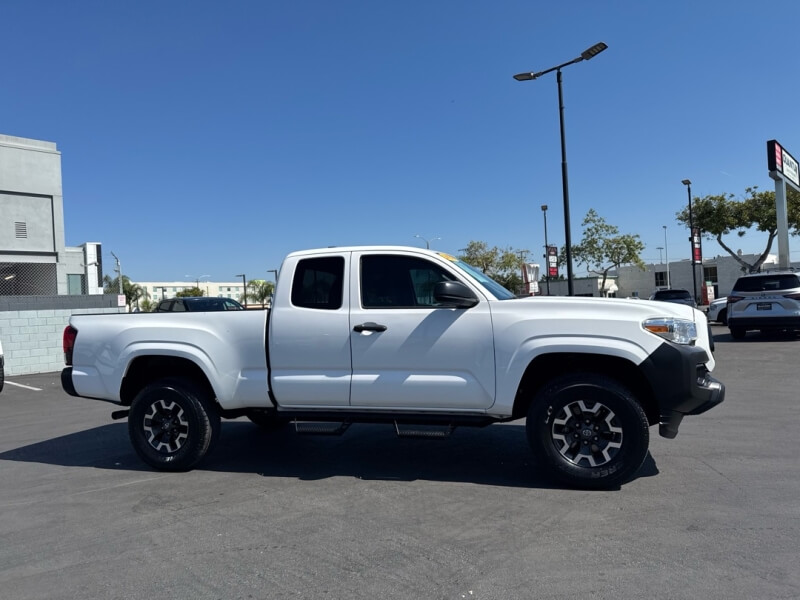 picture of 2020 Toyota Tacoma