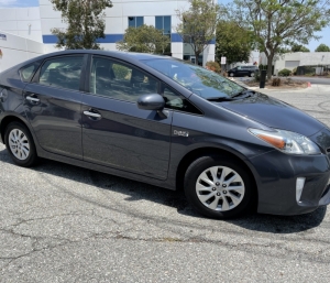 2013 Toyota Prius Plug-in Hybrid Photo