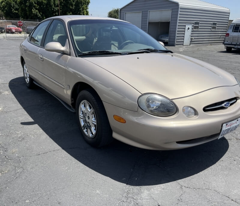 1998 Ford Taurus Photo