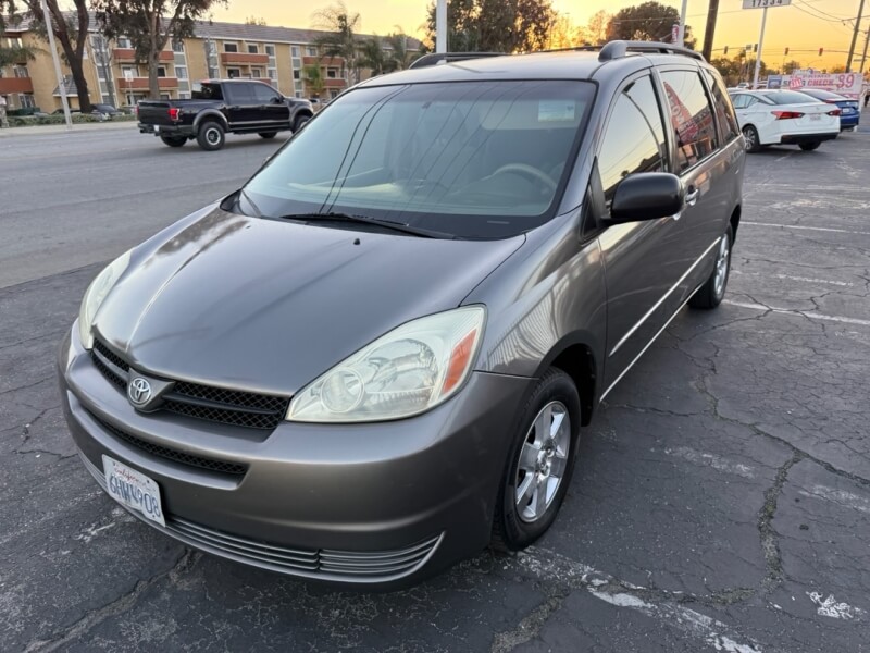 picture of 2005 Toyota Sienna