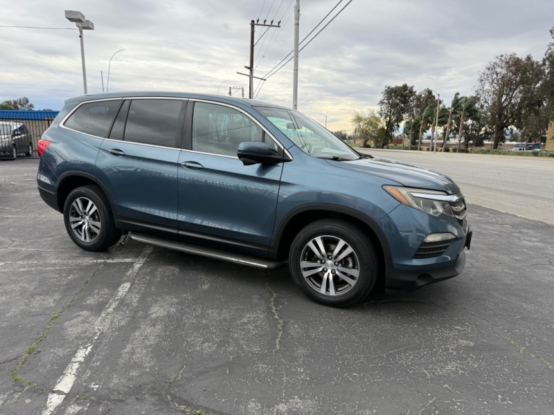2016 Honda Pilot EX's photo