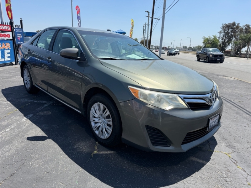 2012 Toyota Camry 2.5 Auto LE's photo