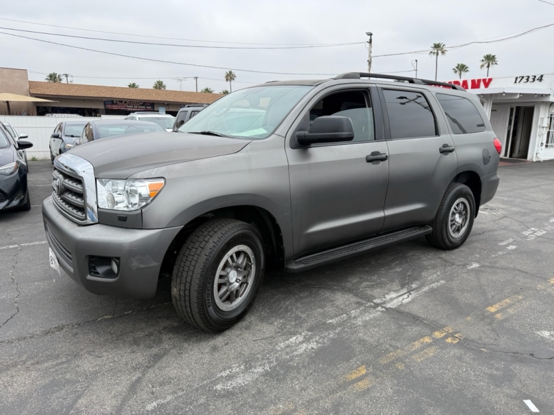 2011 Toyota Sequoia 5.7 Auto SR5's photo