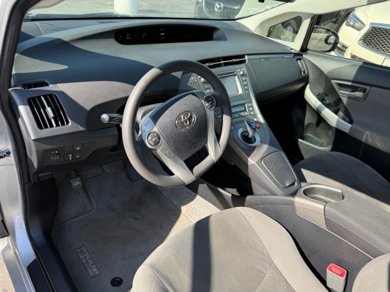 2013 Toyota Prius Plug-In Base - Photo 11