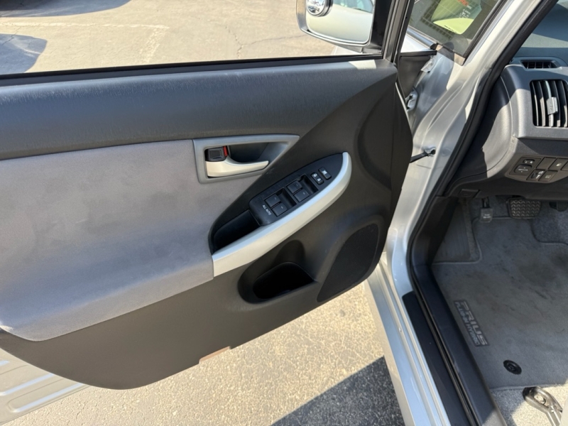 2013 Toyota Prius Plug-In Base - Photo 12