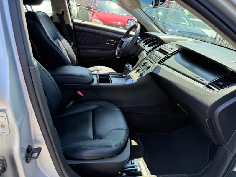2012 Ford Taurus SEL - Photo 20