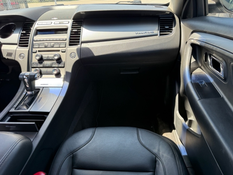 2012 Ford Taurus SEL - Photo 17