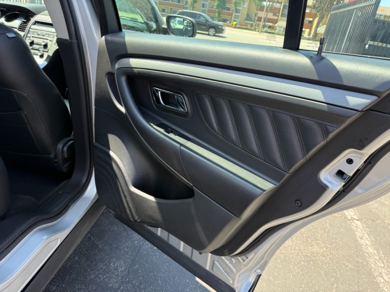 2012 Ford Taurus SEL - Photo 19
