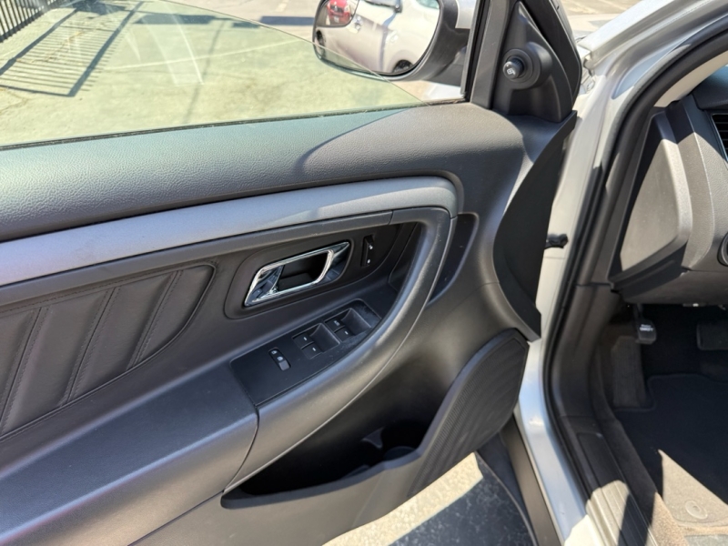 2012 Ford Taurus SEL - Photo 12