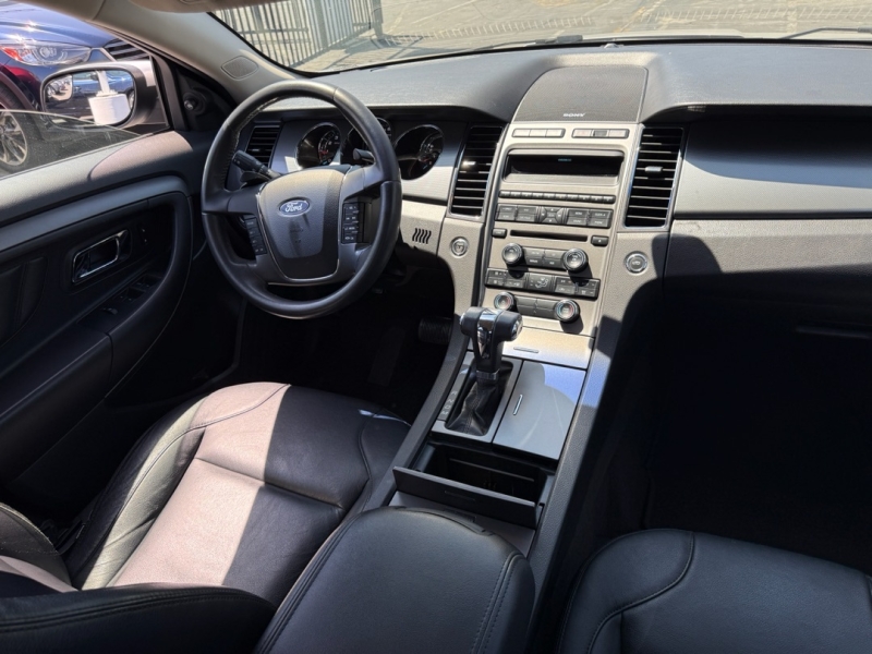 2012 Ford Taurus SEL - Photo 18