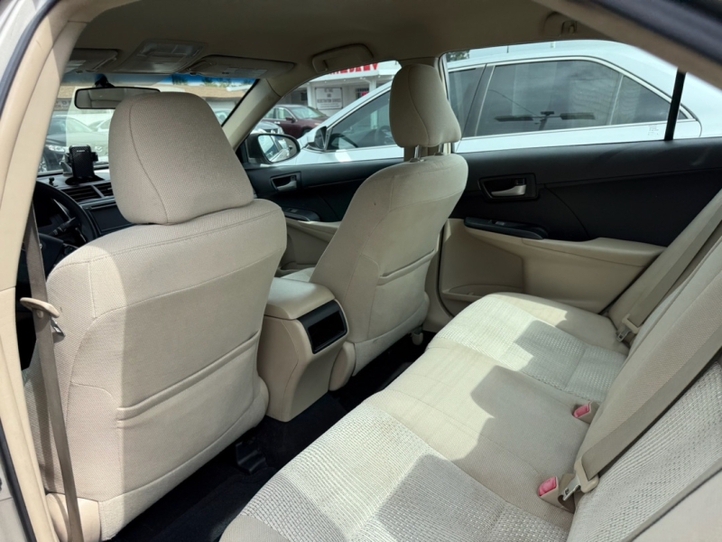 2013 Toyota Camry LE - Photo 9