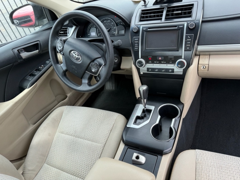 2013 Toyota Camry LE - Photo 17