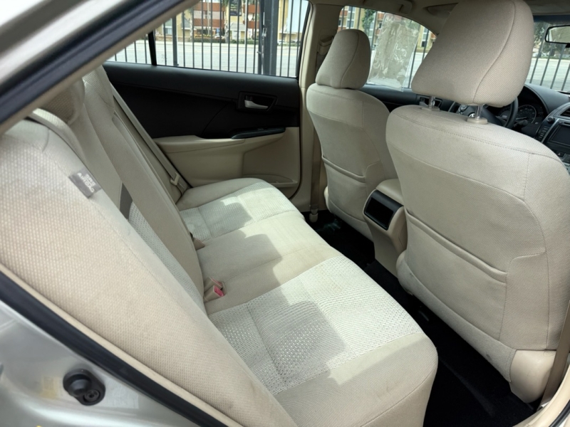 2013 Toyota Camry LE - Photo 14