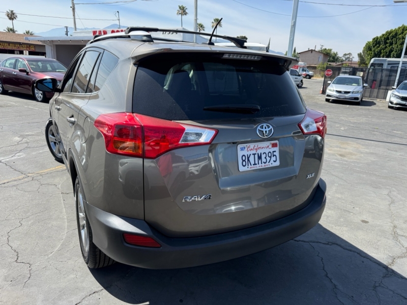 2015 Toyota RAV4 XLE - Photo 4