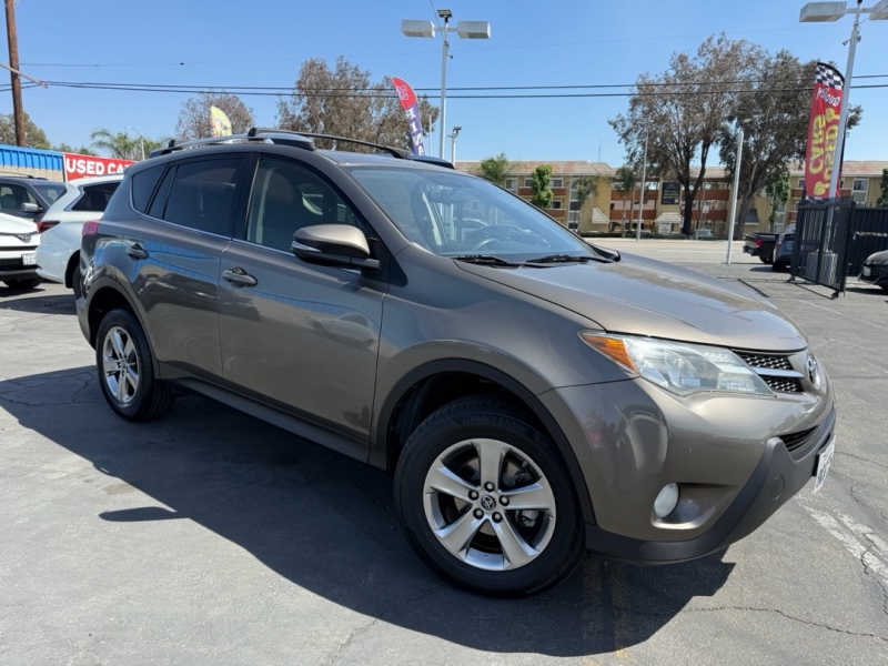 2015 Toyota RAV4 XLE - Photo 24