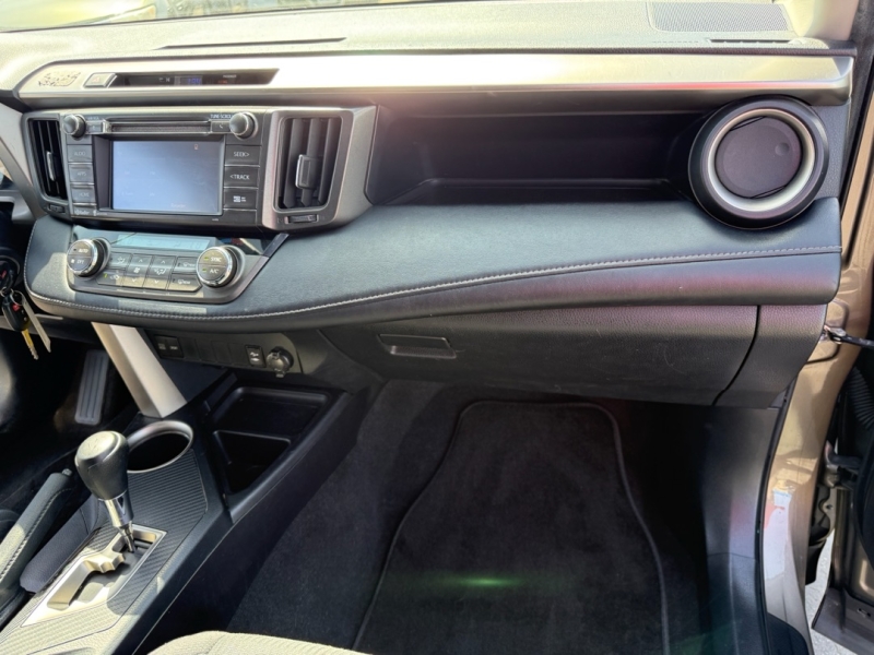 2015 Toyota RAV4 XLE - Photo 19