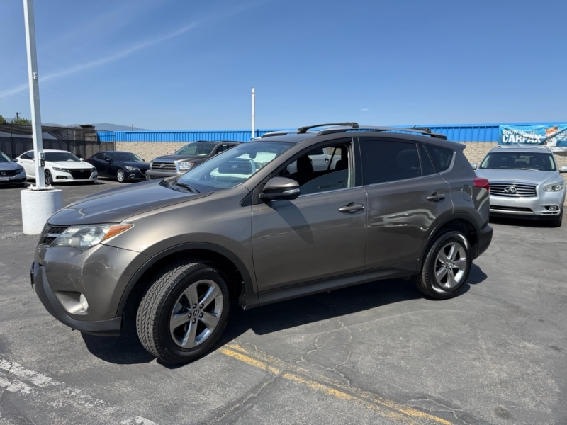 2015 Toyota RAV4 XLE - Photo 2