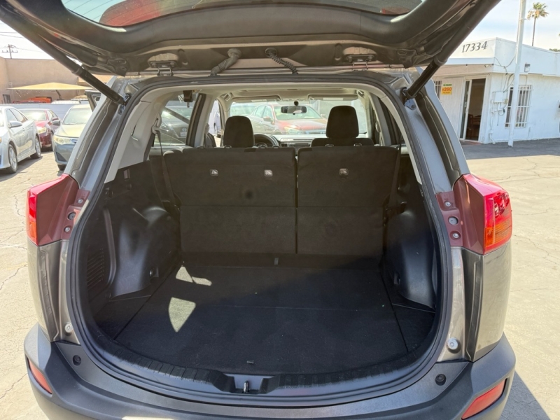 2015 Toyota RAV4 XLE - Photo 15