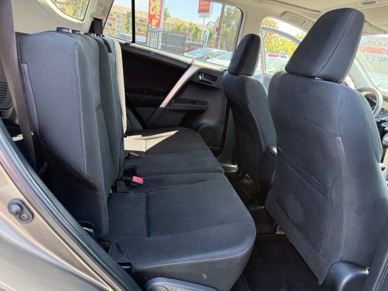 2015 Toyota RAV4 XLE - Photo 16