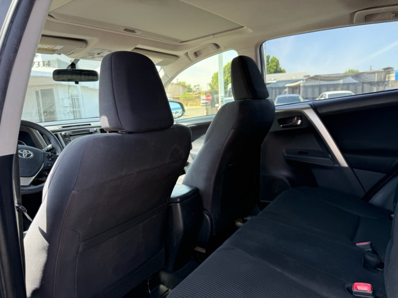 2015 Toyota RAV4 XLE - Photo 10