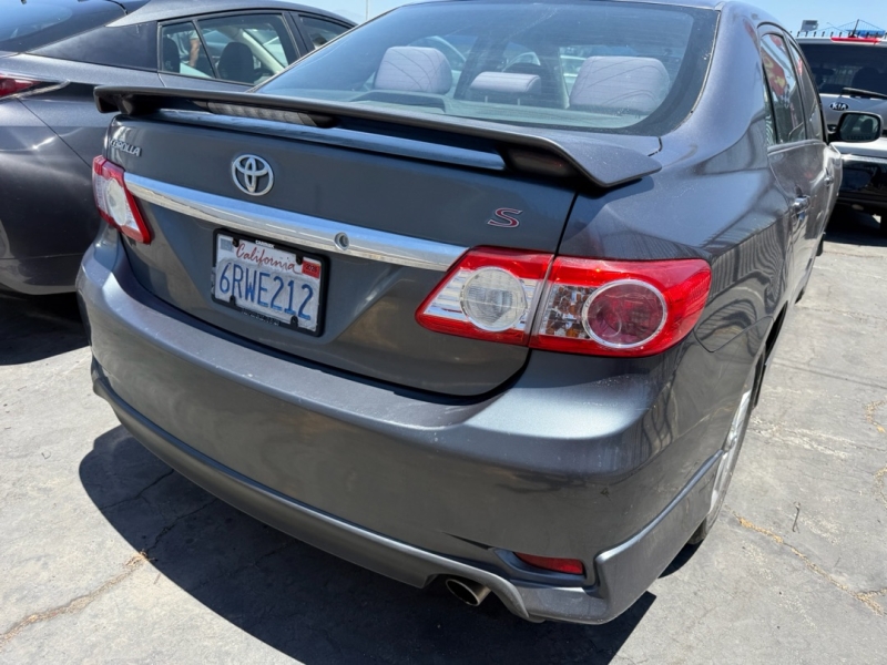 2011 Toyota Corolla S - Photo 2
