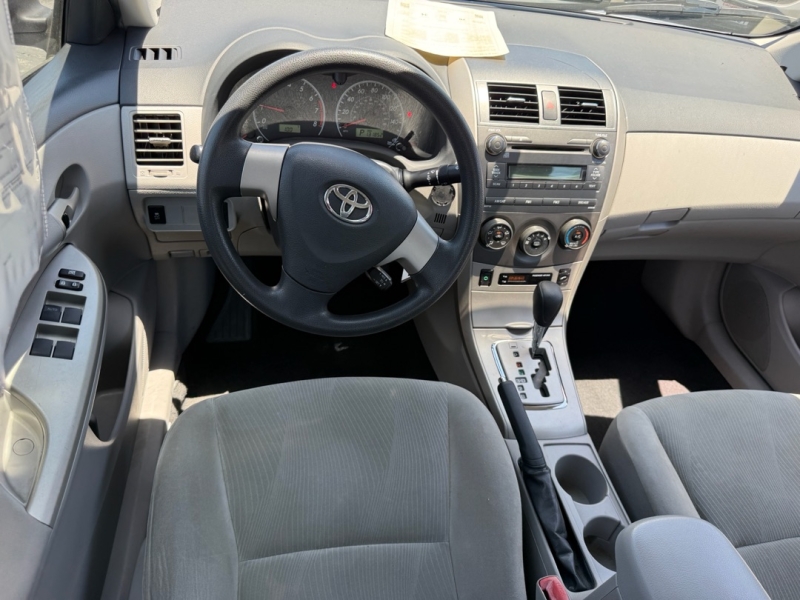 2011 Toyota Corolla LE - Photo 11