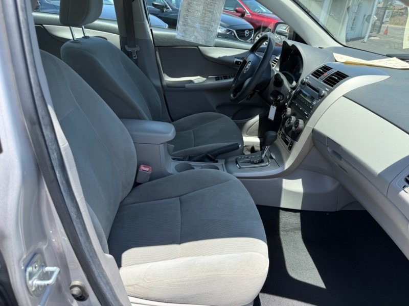 2011 Toyota Corolla LE - Photo 15