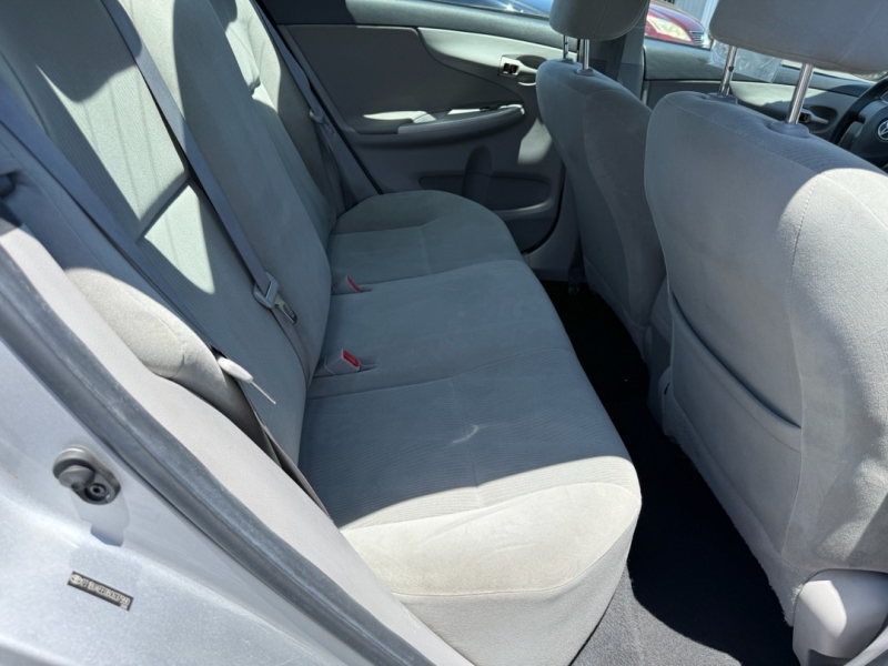 2011 Toyota Corolla LE - Photo 13