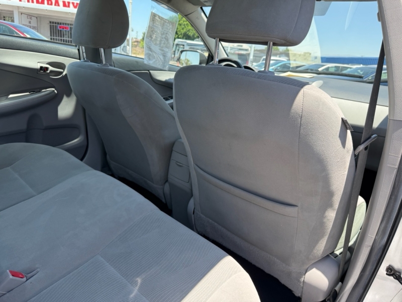 2011 Toyota Corolla LE - Photo 14