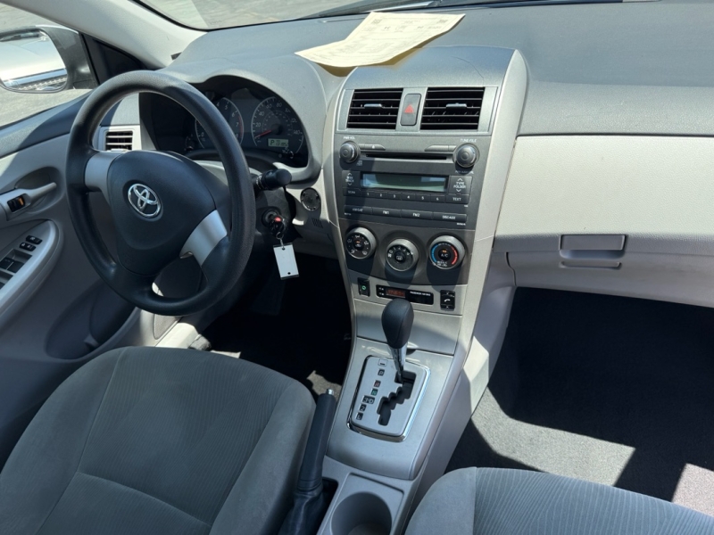 2011 Toyota Corolla LE - Photo 17