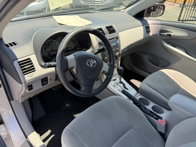 2011 Toyota Corolla LE - Photo 7