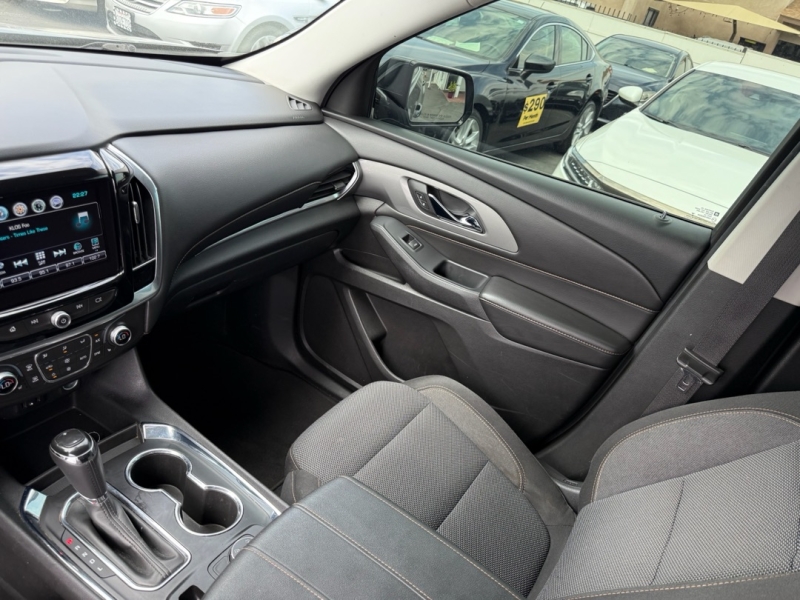2018 Chevrolet Traverse 1LT - Photo 18