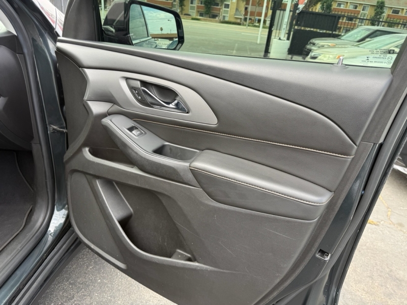2018 Chevrolet Traverse 1LT - Photo 23