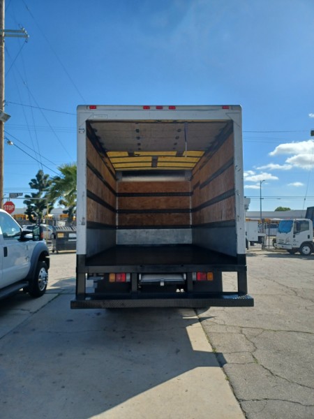 2013 Isuzu NRR's photo