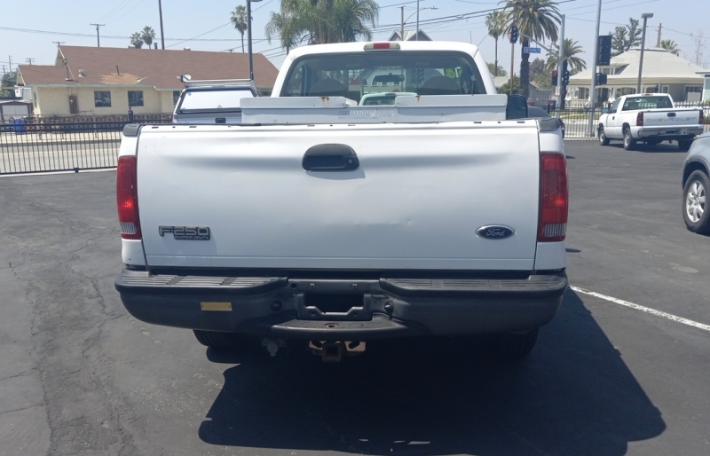 large picture of 2004 Ford F-250 Super Duty