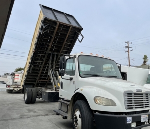 2007 Freightliner Business Class S2 Photo