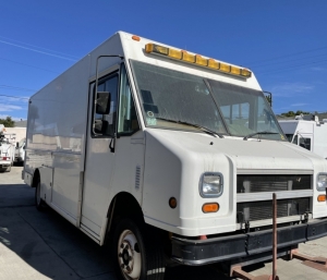 2000 Freightliner MT Photo